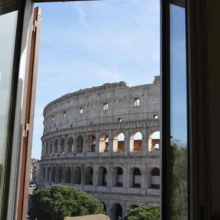 Jacuzzi In Front Of The Colosseum Daire Roma Dış mekan fotoğraf