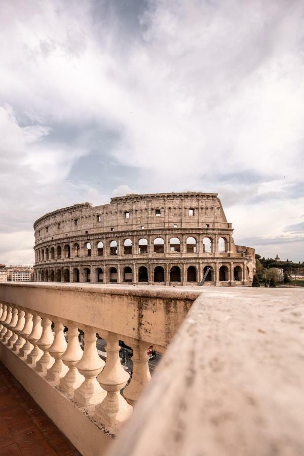 Jacuzzi In Front Of The Colosseum Daire Roma Dış mekan fotoğraf